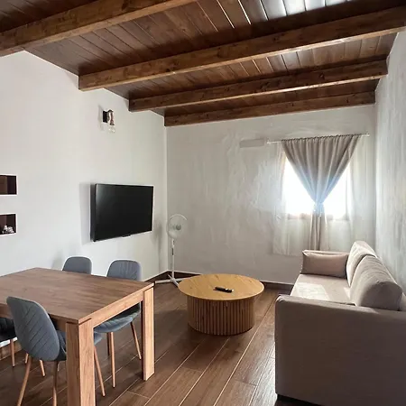 Violante Apartment *